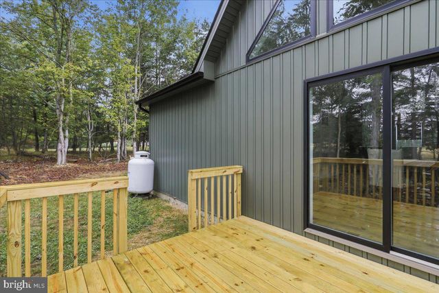 124 MEDFORD LN, Berkeley Springs, WV 25411