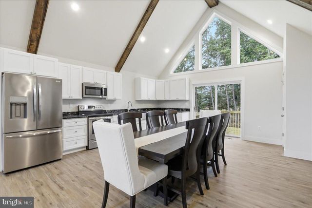 124 MEDFORD LN, Berkeley Springs, WV 25411