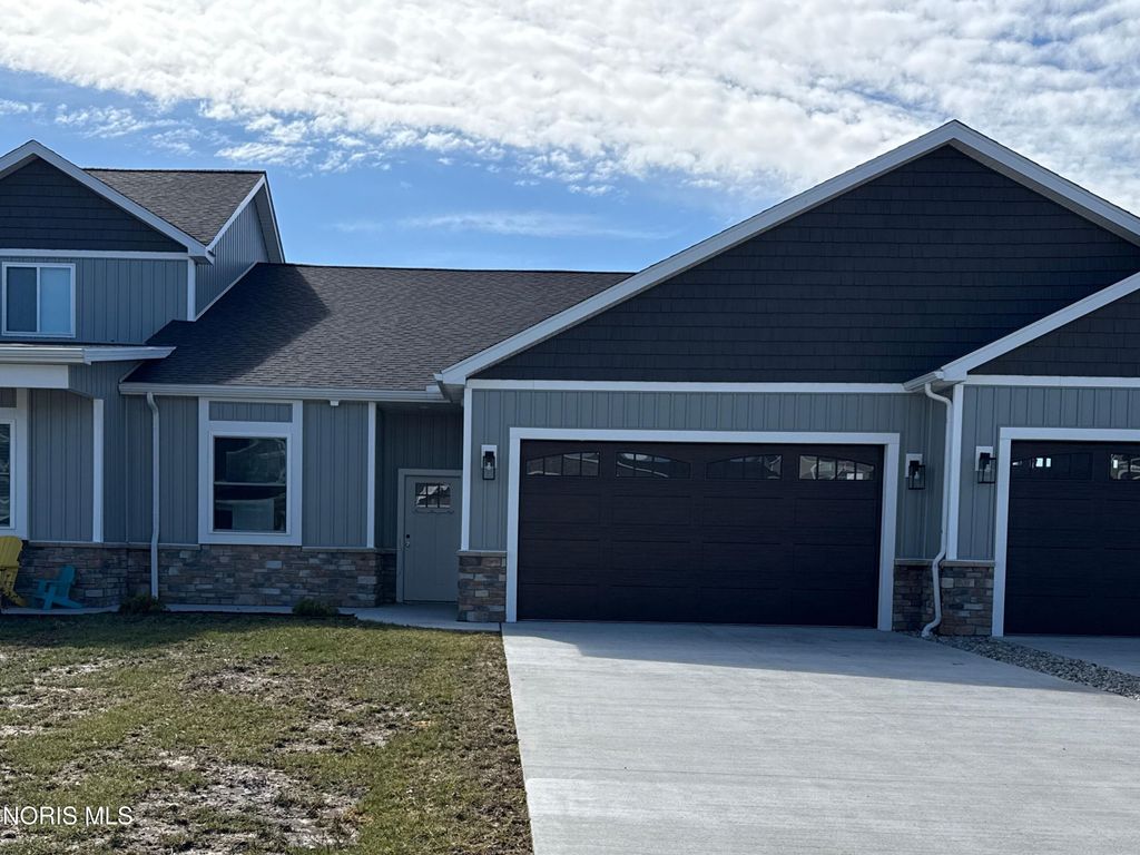 188 E Bridge Road, Northwood, OH 43619