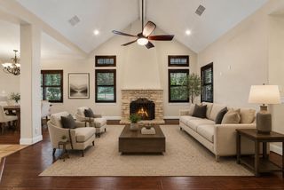 101 N Meadowlark ST, Lakeway, TX 78734