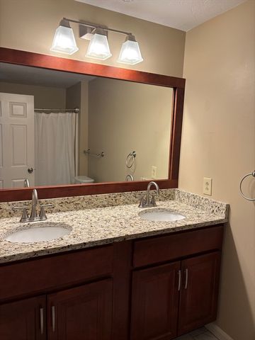 849 Boston Post Rd E 5H, Marlborough, MA 01752