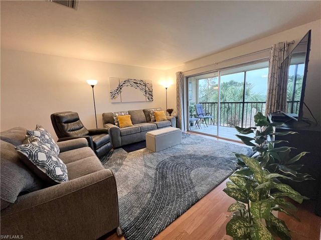 4372 27th CT SW 403, Naples, FL 34116