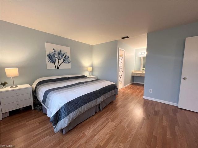 4372 27th CT SW 403, Naples, FL 34116