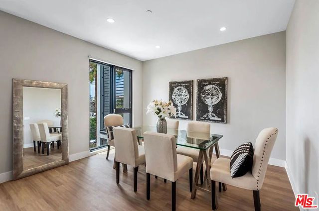 1906 Overland Avenue 201, Los Angeles, CA 90025