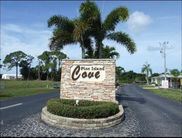 4914 Needle Fish LN, St James City, FL 33956