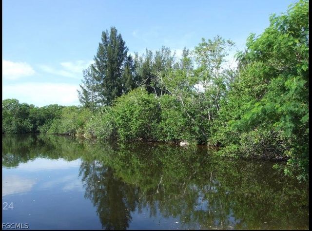 4914 Needle Fish LN, St James City, FL 33956