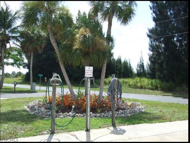 4914 Needle Fish LN, St James City, FL 33956