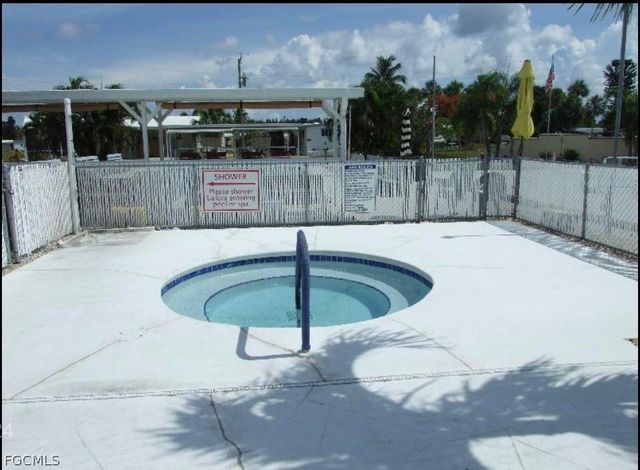 4914 Needle Fish LN, St James City, FL 33956