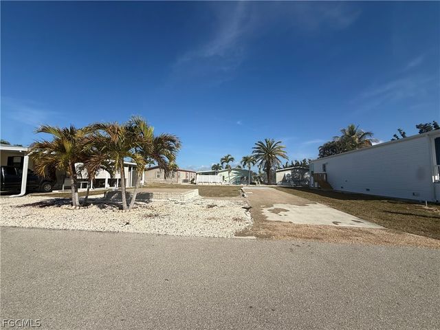 4914 Needle Fish LN, St James City, FL 33956