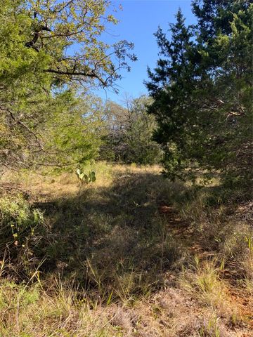 000 County Road 304, Lexington, TX 78947