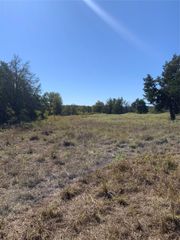 000 County Road 304, Lexington, TX 78947