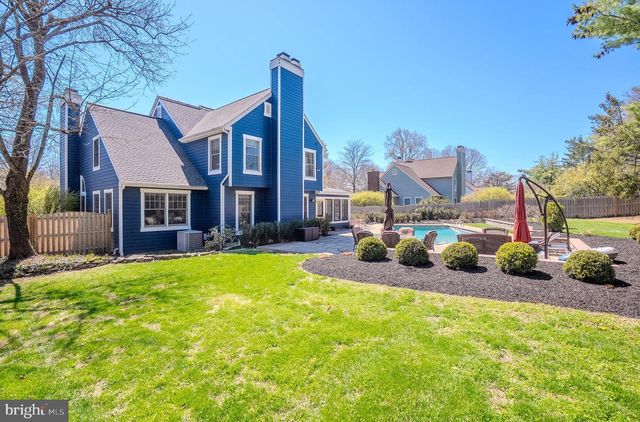 26 BALDWIN ST, Pennington, NJ 08534