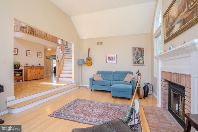 26 BALDWIN ST, Pennington, NJ 08534
