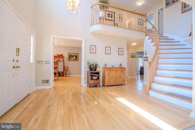 26 BALDWIN ST, Pennington, NJ 08534
