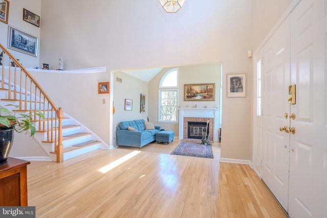 26 BALDWIN ST, Pennington, NJ 08534
