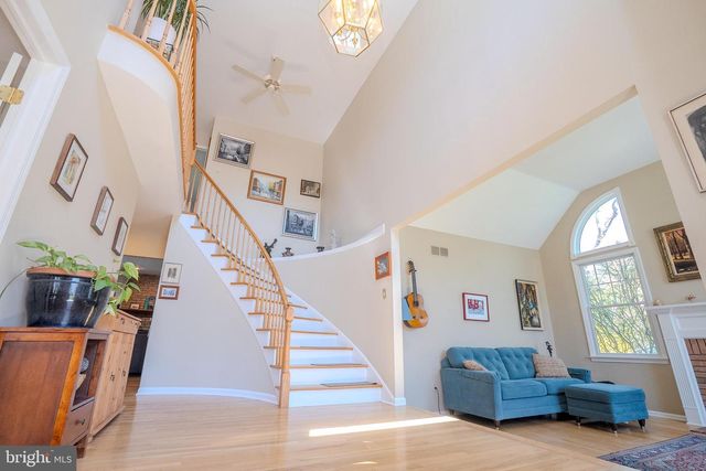 26 BALDWIN ST, Pennington, NJ 08534