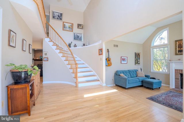 26 BALDWIN ST, Pennington, NJ 08534