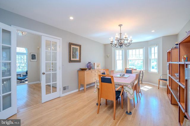 26 BALDWIN ST, Pennington, NJ 08534