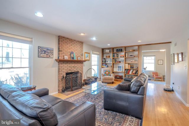 26 BALDWIN ST, Pennington, NJ 08534