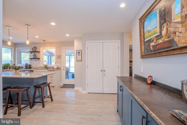 26 BALDWIN ST, Pennington, NJ 08534