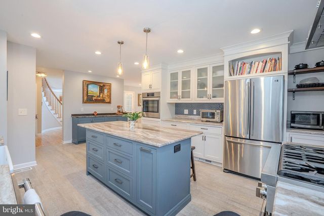 26 BALDWIN ST, Pennington, NJ 08534