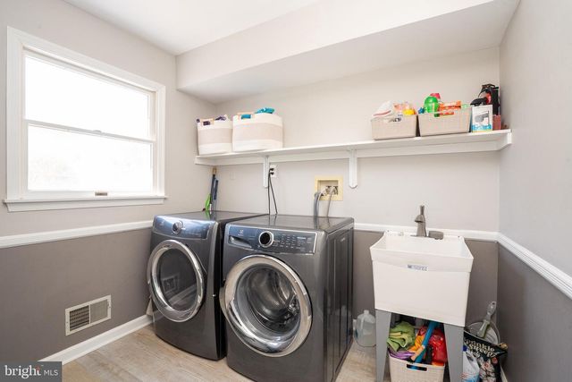 26 BALDWIN ST, Pennington, NJ 08534