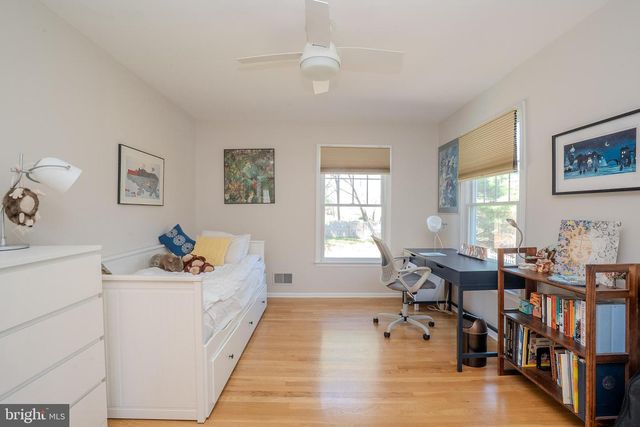 26 BALDWIN ST, Pennington, NJ 08534