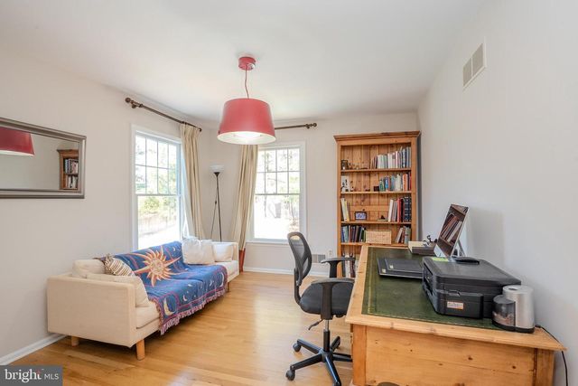 26 BALDWIN ST, Pennington, NJ 08534