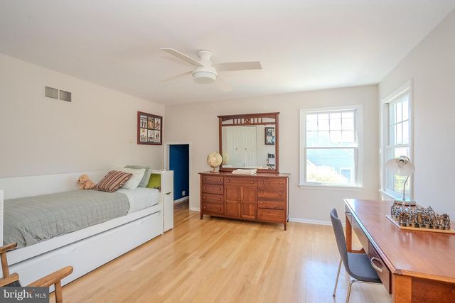 26 BALDWIN ST, Pennington, NJ 08534