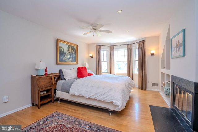 26 BALDWIN ST, Pennington, NJ 08534