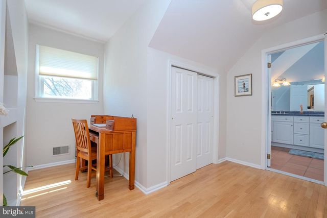 26 BALDWIN ST, Pennington, NJ 08534
