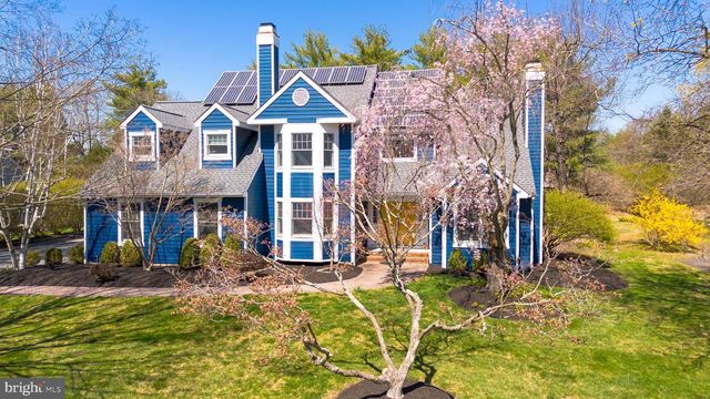 26 BALDWIN ST, Pennington, NJ 08534