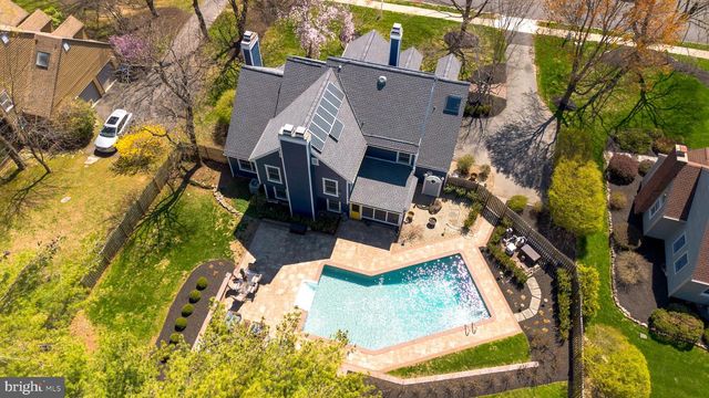 26 BALDWIN ST, Pennington, NJ 08534
