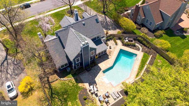 26 BALDWIN ST, Pennington, NJ 08534