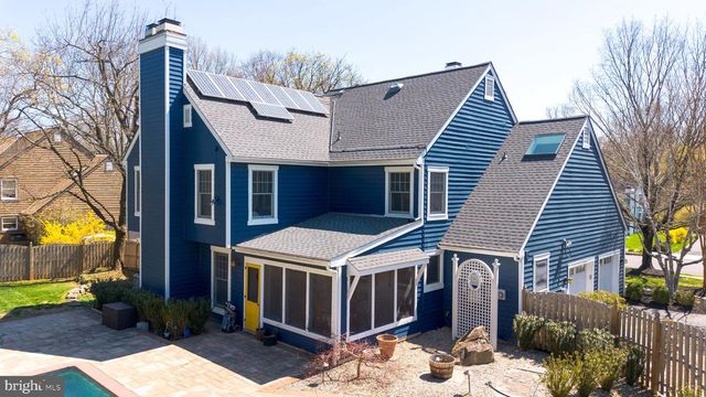 26 BALDWIN ST, Pennington, NJ 08534