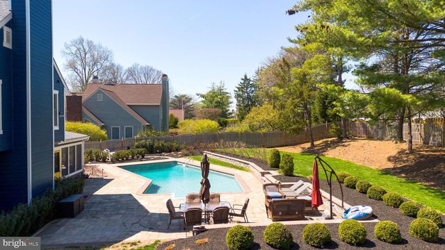 26 BALDWIN ST, Pennington, NJ 08534