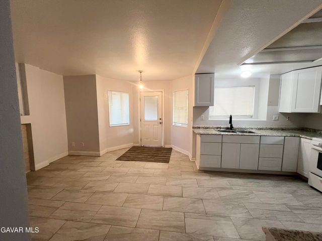 2634 Avoca Street, Lancaster, CA 93535