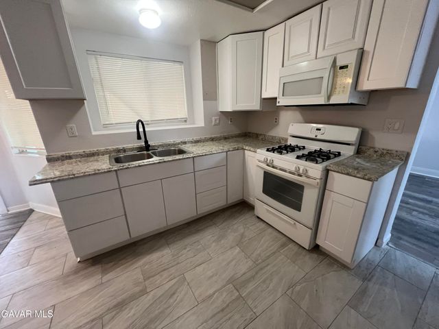 2634 Avoca Street, Lancaster, CA 93535