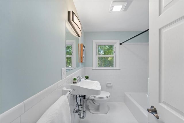 7 Laneway Court B, Narragansett, RI 02882