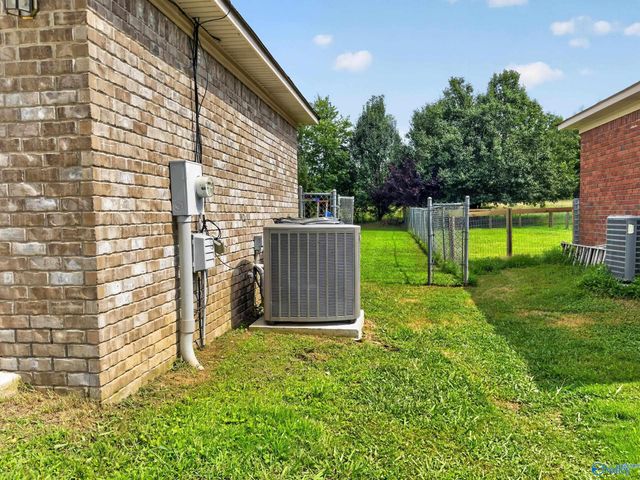327 Shady Lane, Hazel Green, AL 35750