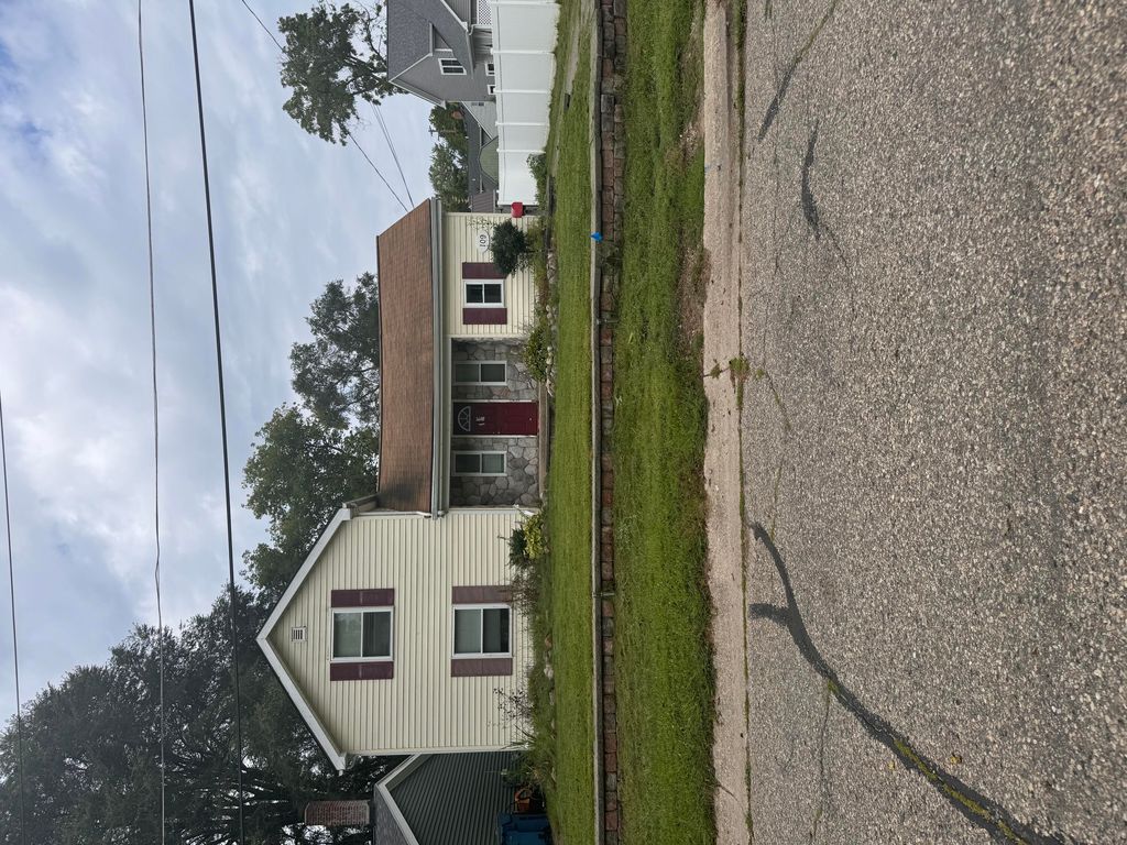 109 Second Street, Holly Twp, MI 48442