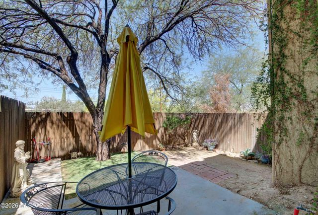 947 N Camino Seco, Tucson, AZ 85710
