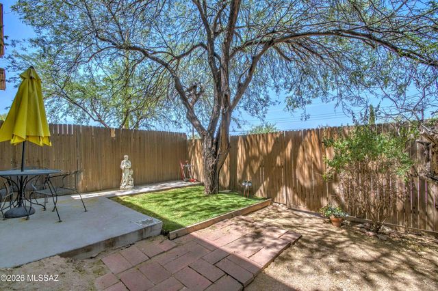 947 N Camino Seco, Tucson, AZ 85710
