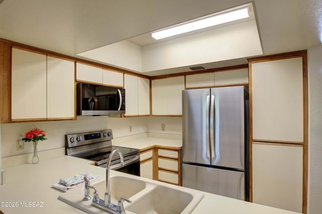 947 N Camino Seco, Tucson, AZ 85710