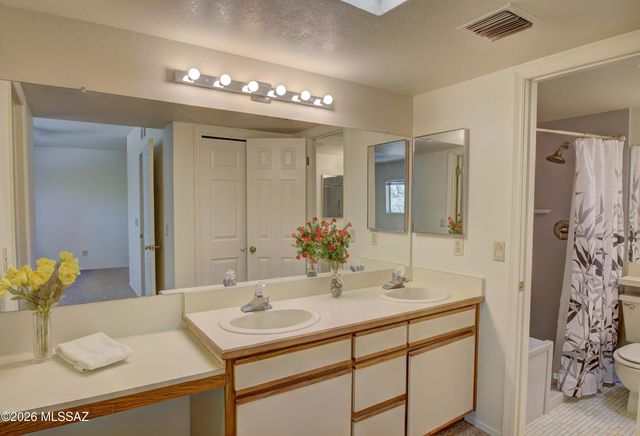 947 N Camino Seco, Tucson, AZ 85710
