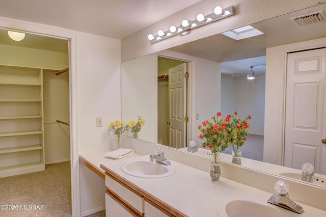 947 N Camino Seco, Tucson, AZ 85710