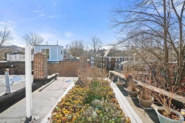 96 Brook St 3, Brookline, MA 02445