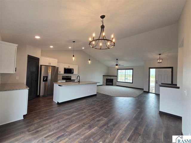 314 Falcon Run, Eagle Lake, MN 56024