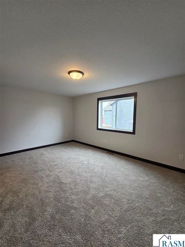 314 Falcon Run, Eagle Lake, MN 56024