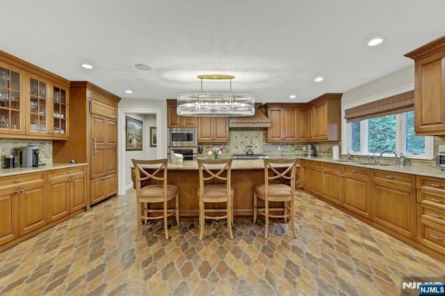 245 Allison Court, Englewood, NJ 07631